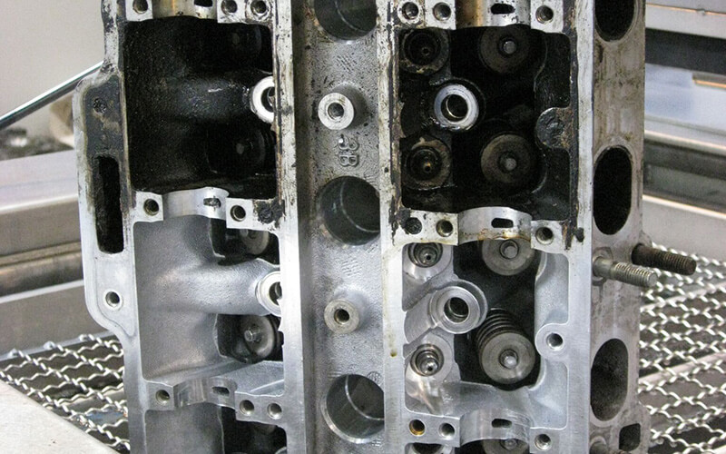 cylinder-head-ultrasonic-cleaning